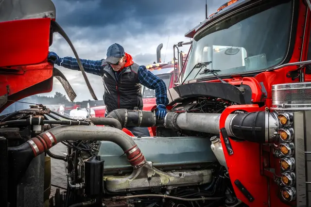 Ağır vasıta motor tamiri akşam çalışması