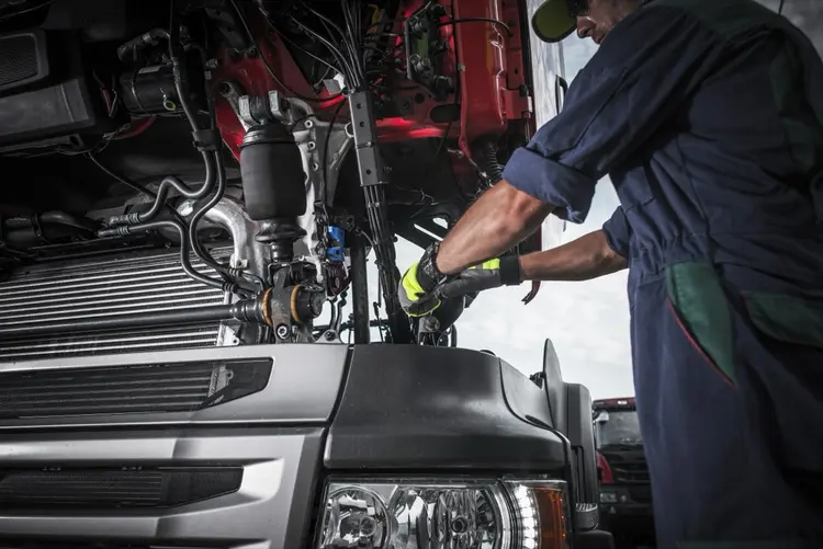 Motor tamiri çalışması